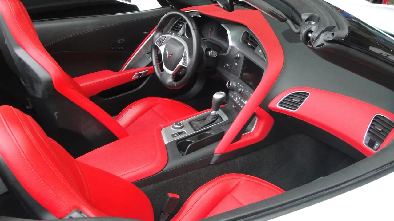 Chevrolet Corvette, interior