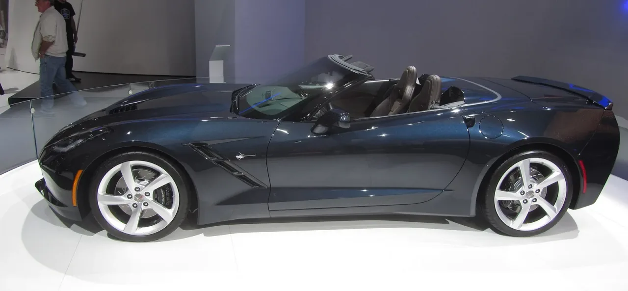 Chevrolet Corvette, side