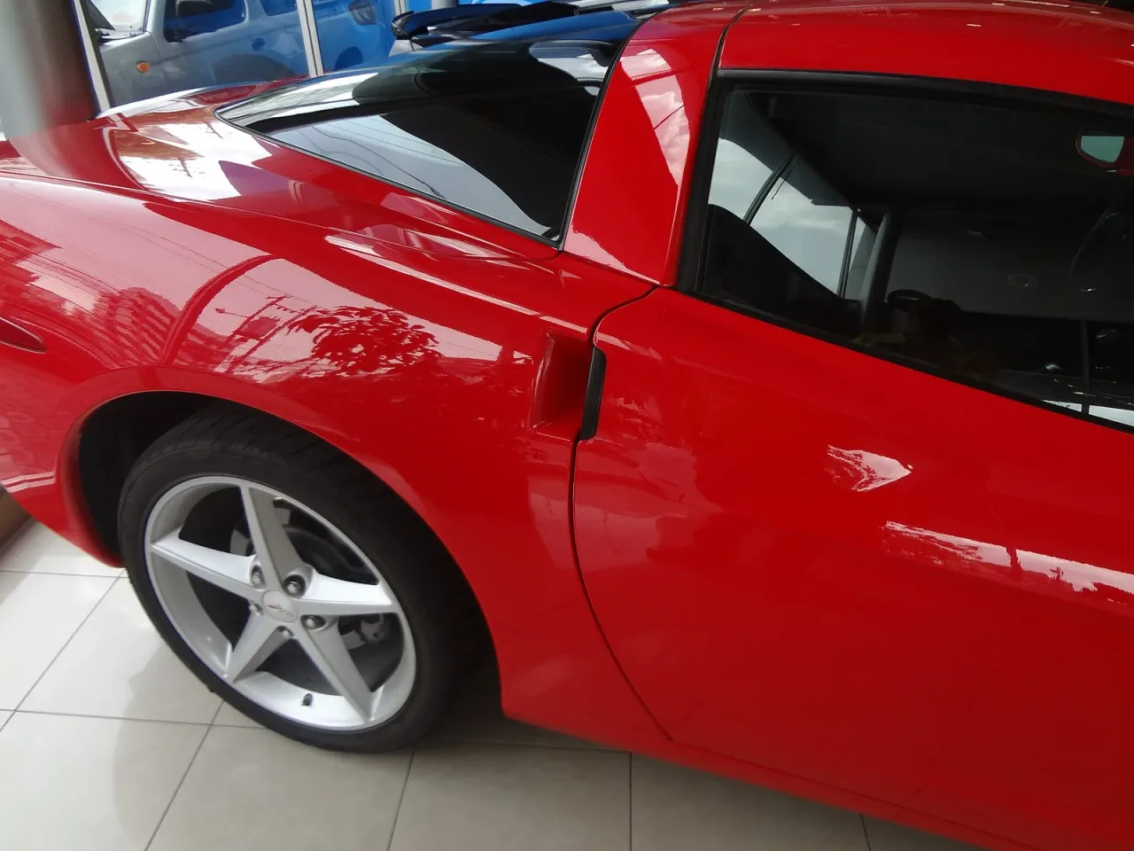 Chevrolet Corvette, side