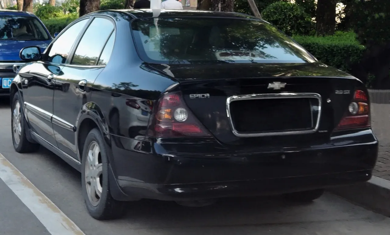 Chevrolet Epica, rear