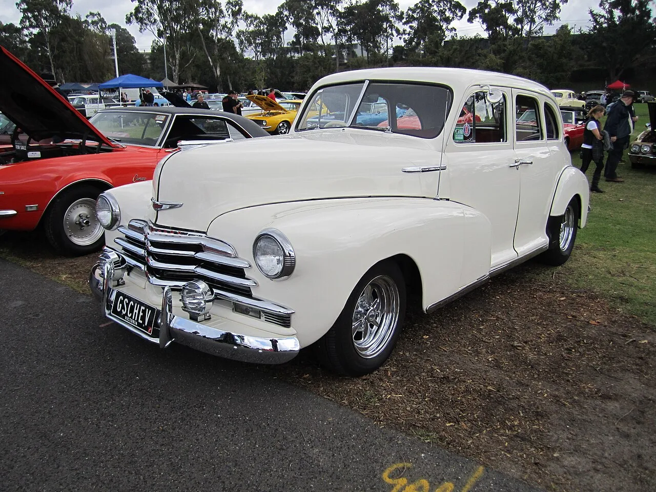 Chevrolet Fleetmaster, rear