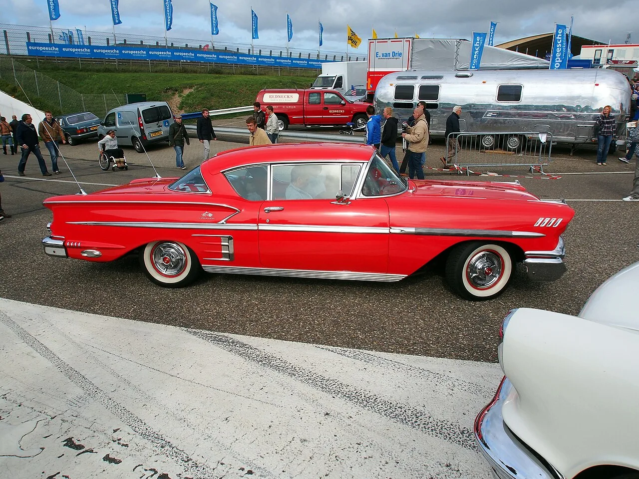 Chevrolet Impala first generation, side