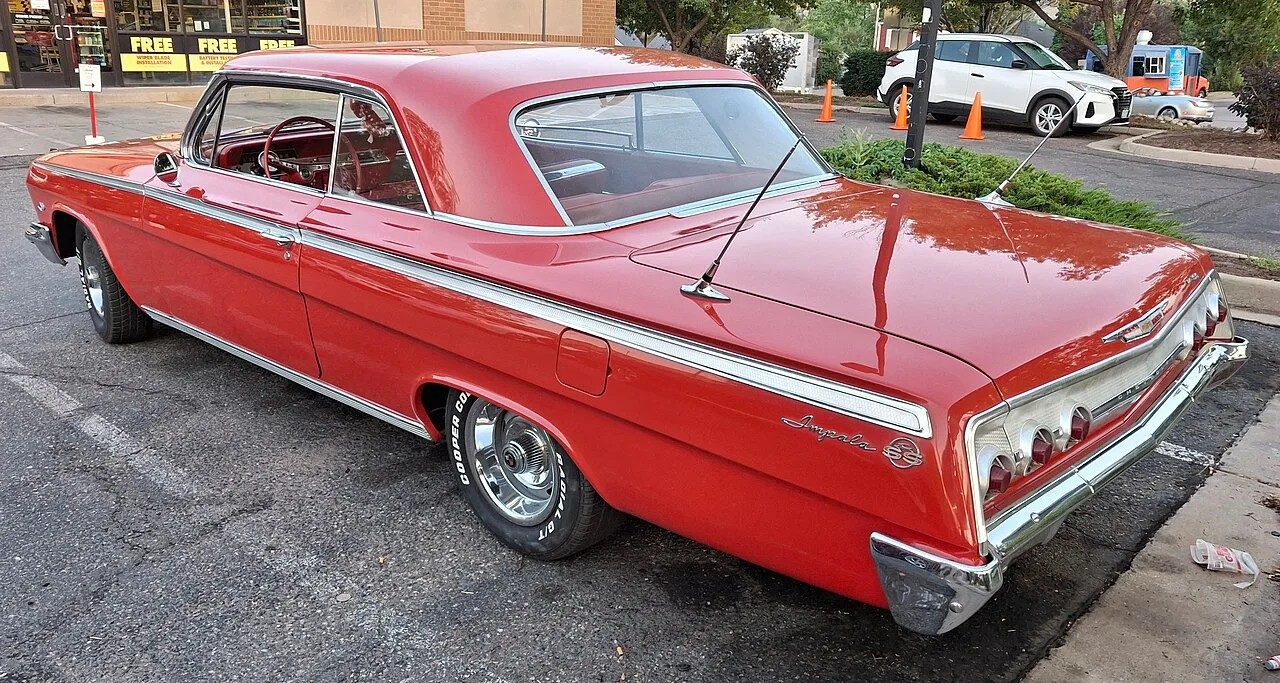 Chevrolet Impala third generation, side