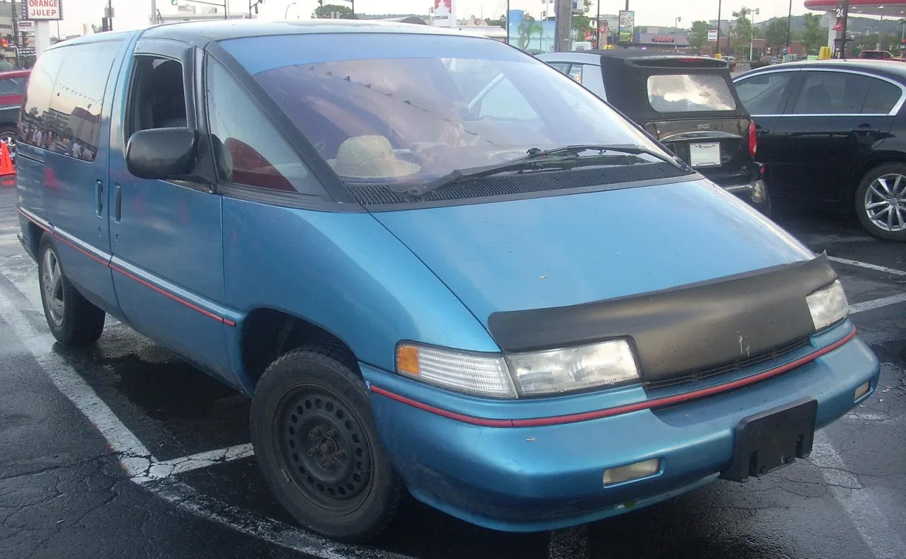 Chevrolet Lumina/APV Minivan, rear