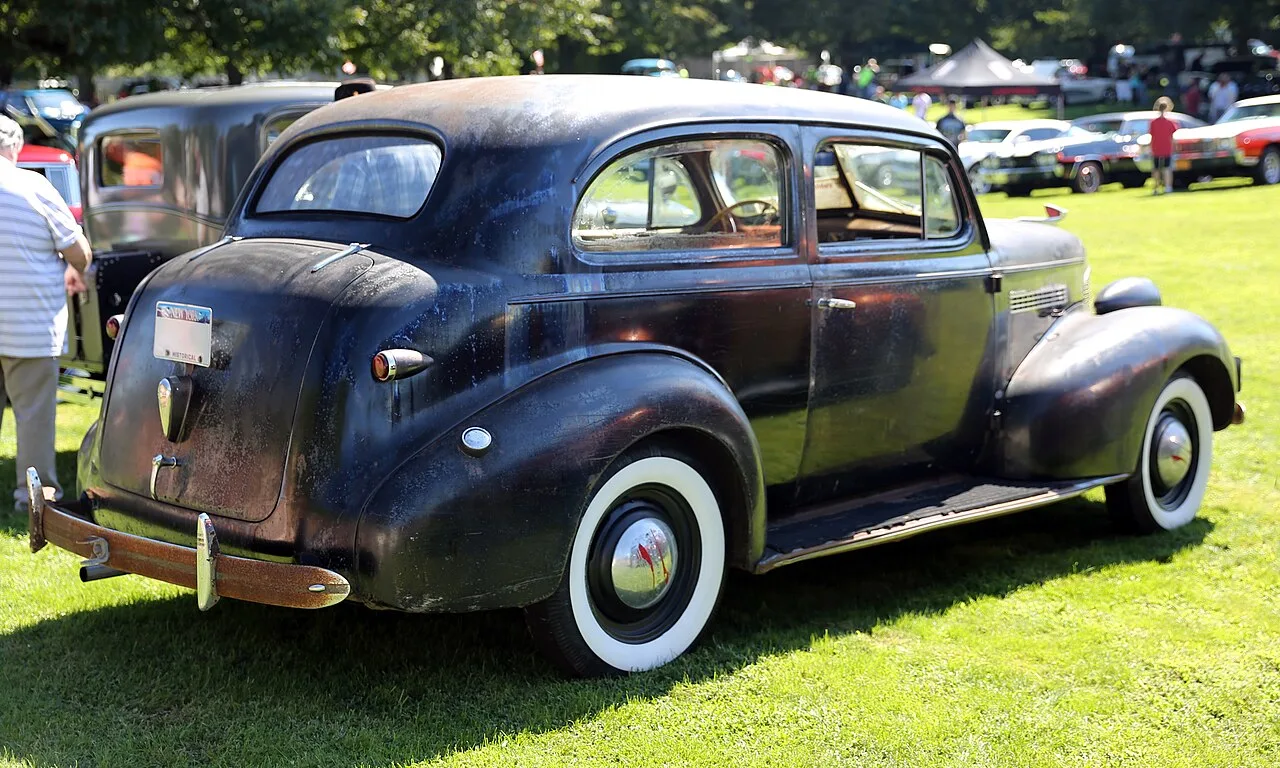 Chevrolet Master, rear
