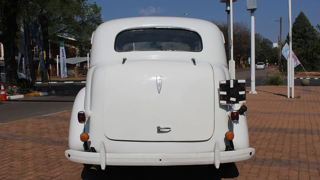Chevrolet Master, rear
