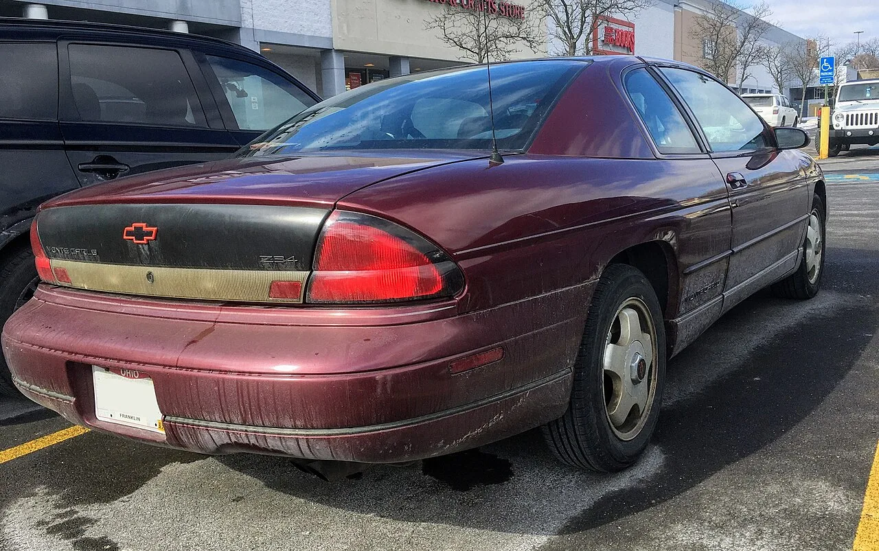Chevrolet Monte Carlo fifth generation, rear