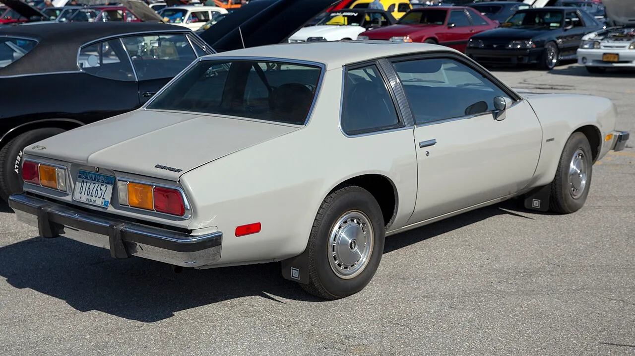 Chevrolet Monza, rear