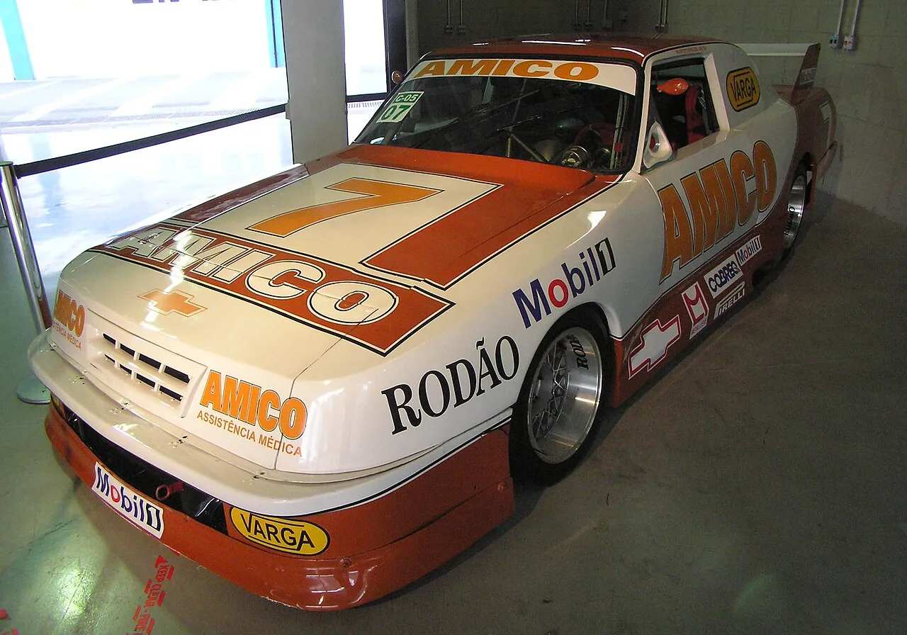 Chevrolet Opala, rear