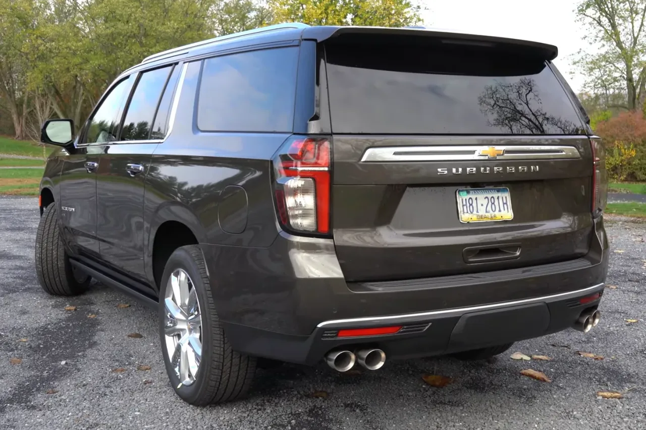 Chevrolet Suburban, rear