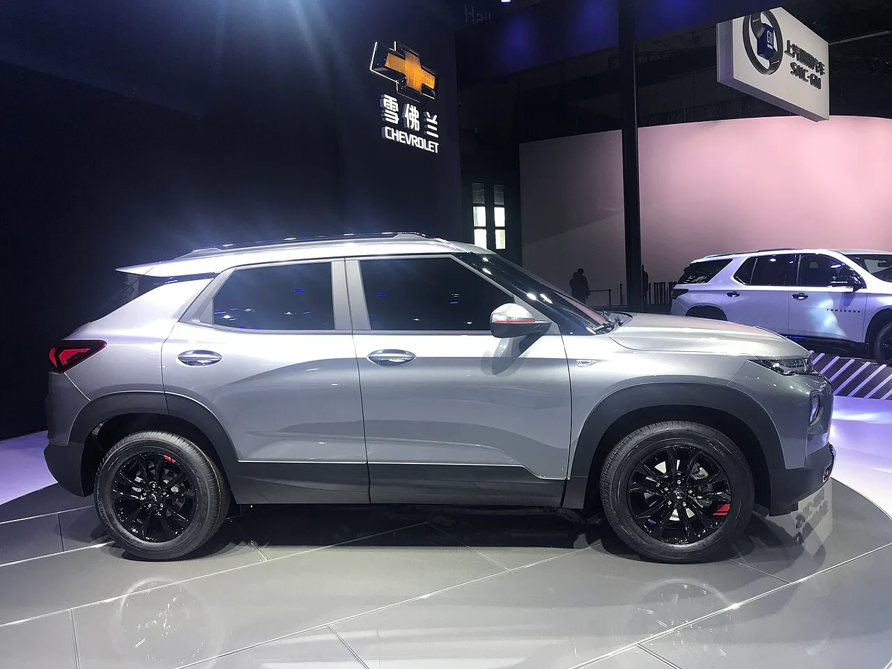 Chevrolet Trailblazer, side