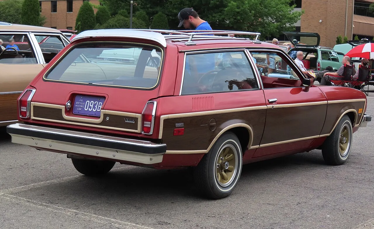 Chevrolet Vega, rear