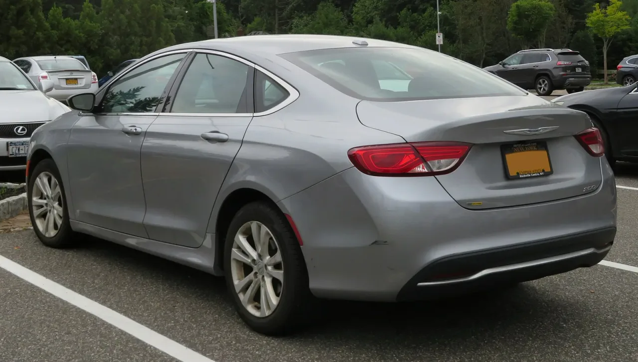Chrysler 200, rear