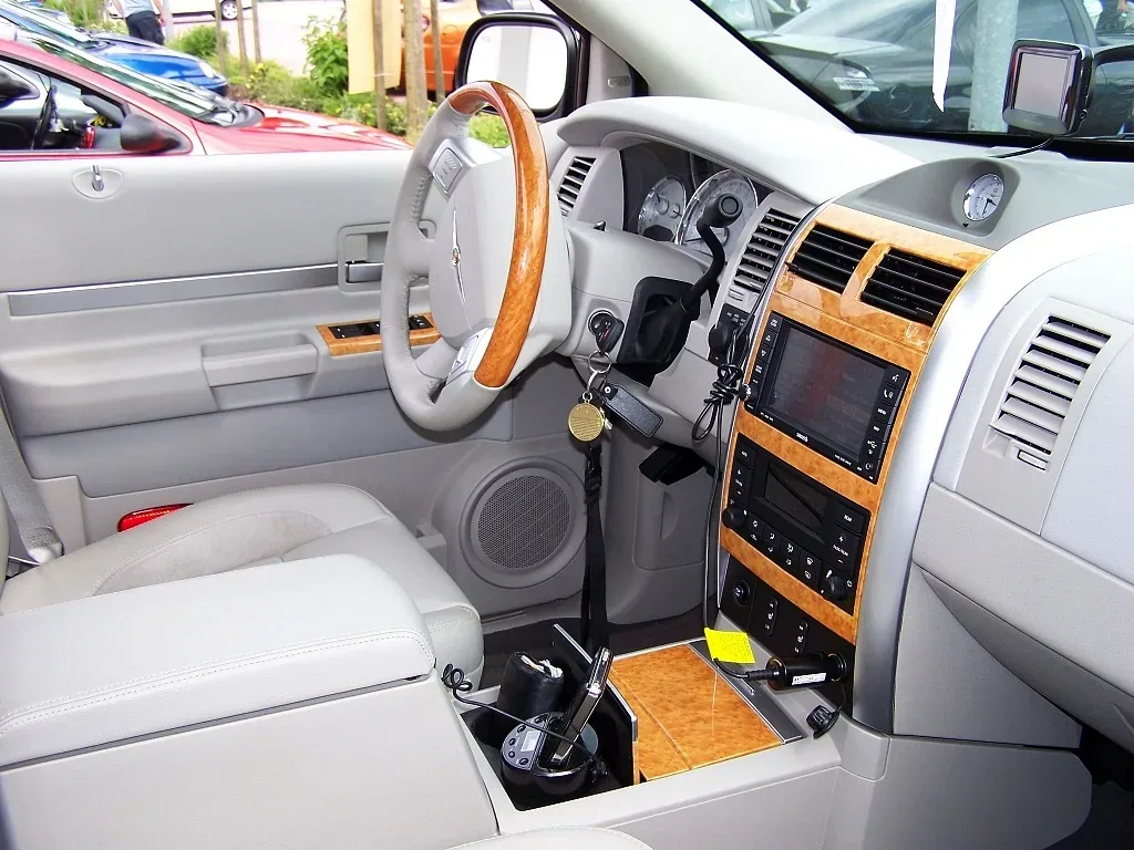 Chrysler Aspen, interior