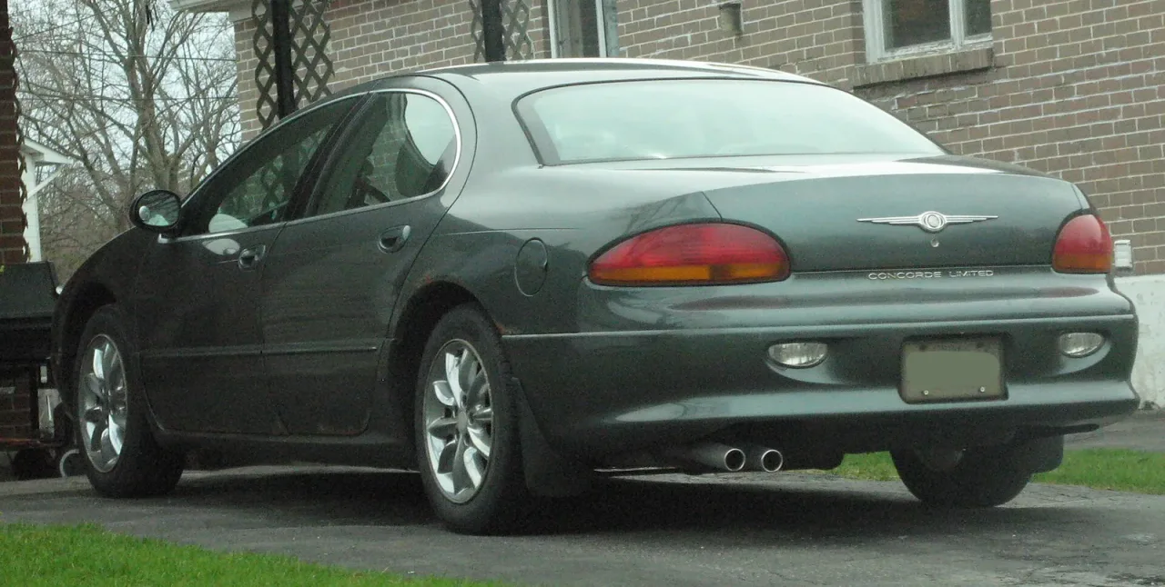 Chrysler Concorde, rear