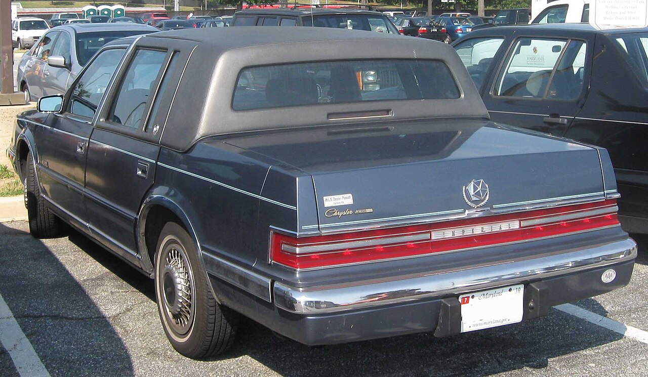 Chrysler Imperial/New Yorker Fifth Avenue, rear