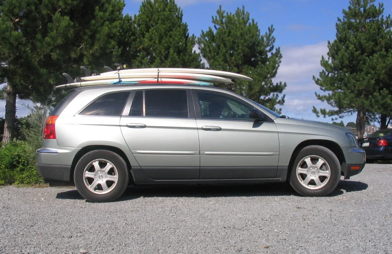 Chrysler Pacifica, side