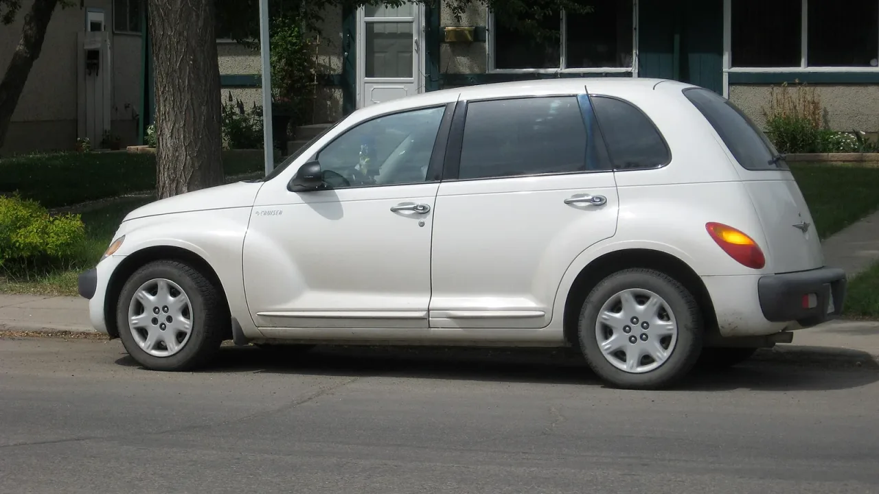 Chrysler PT Cruiser, side