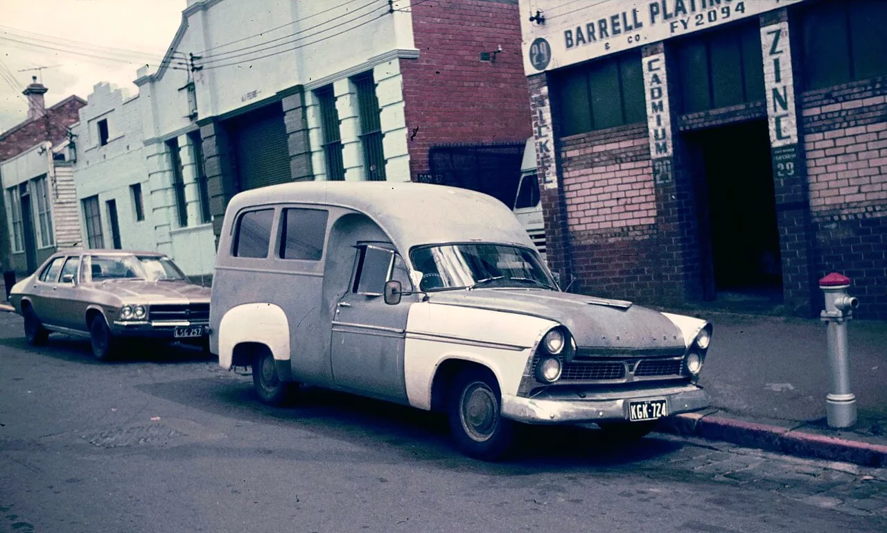 Chrysler Royal AP1, side