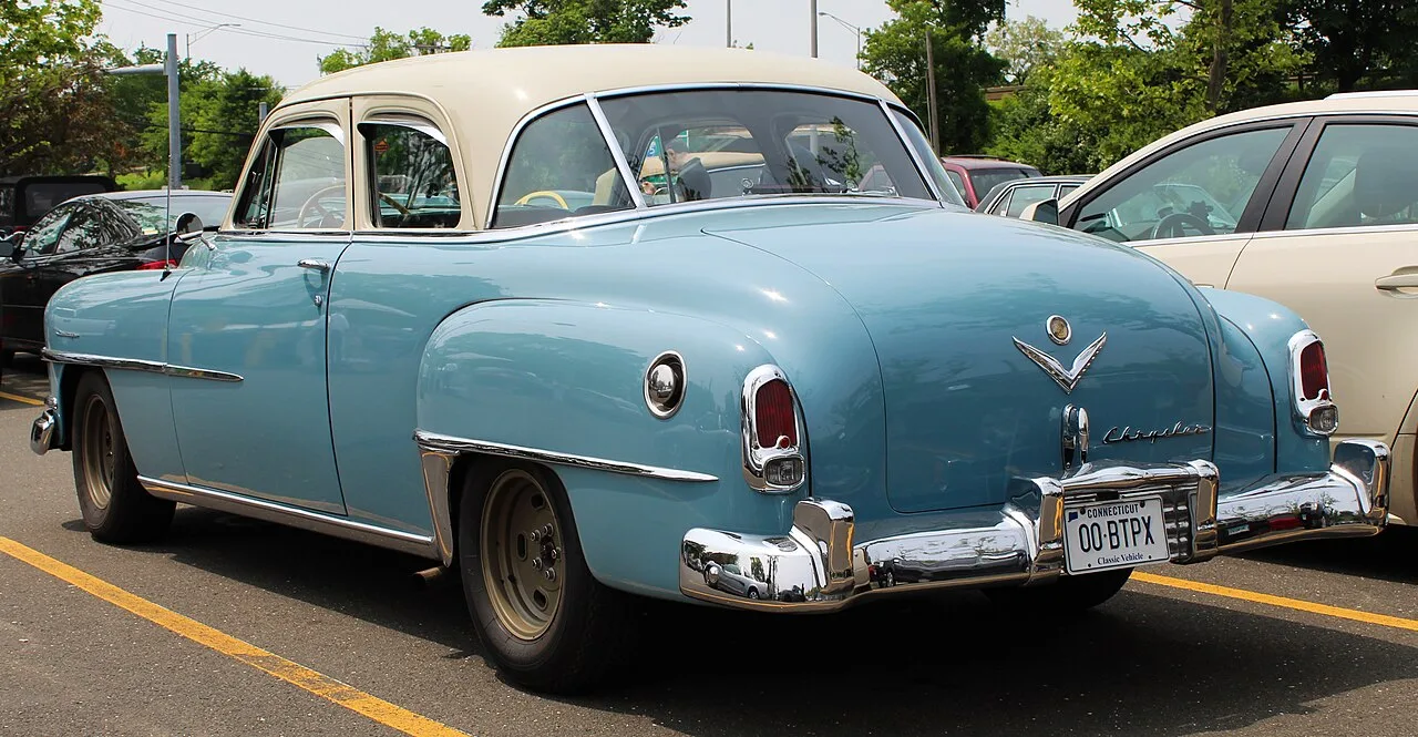 Chrysler Saratoga, rear