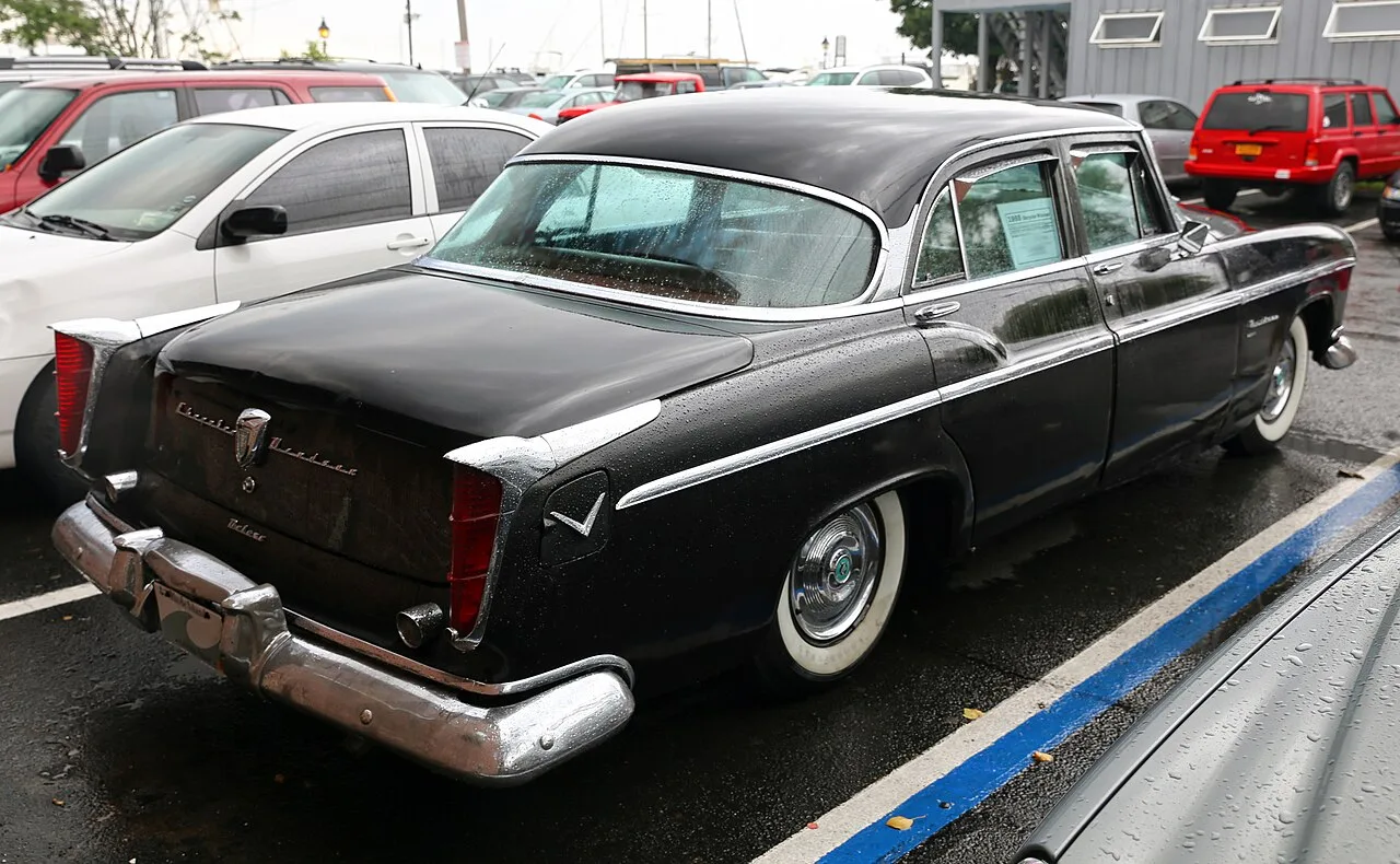 Chrysler Windsor, rear