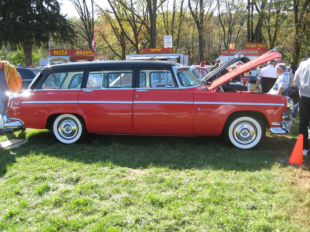 Chrysler Windsor, side
