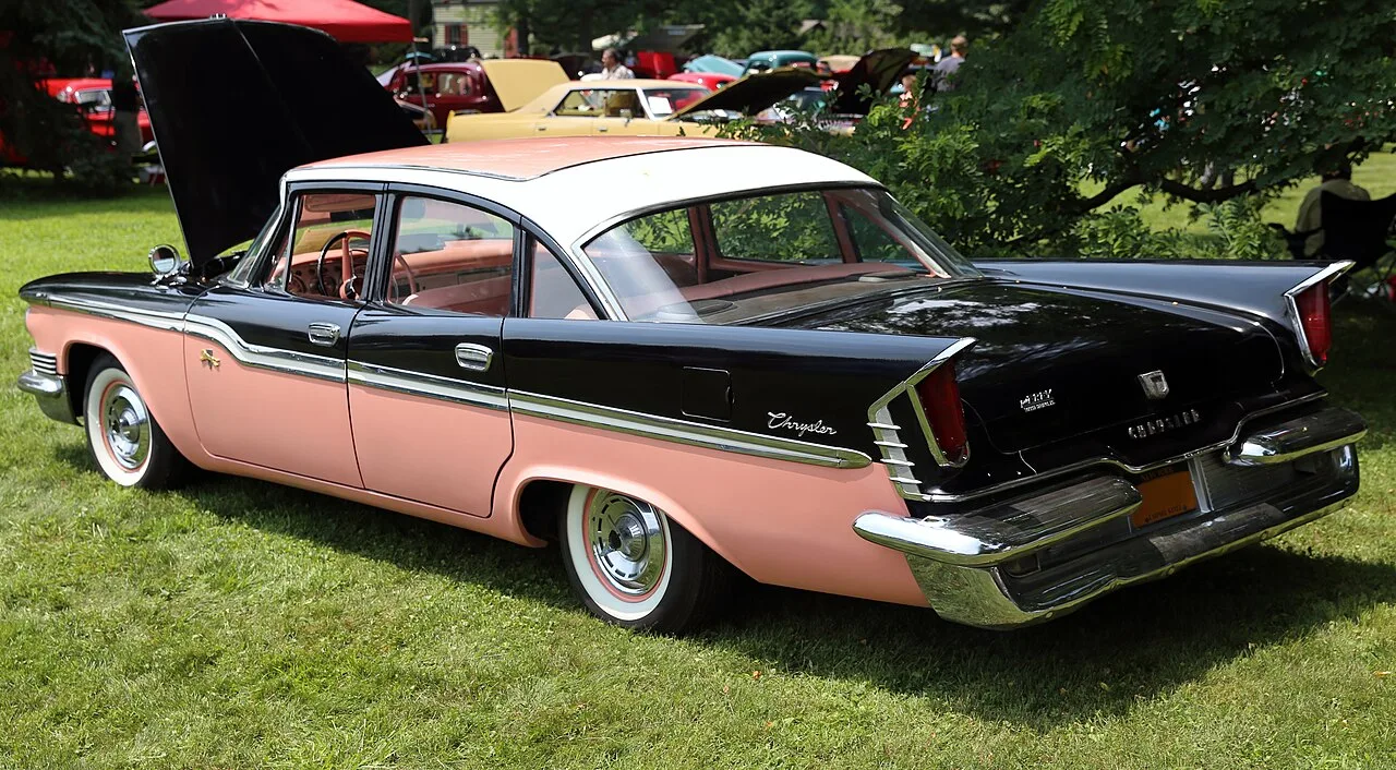Chrysler Windsor, rear