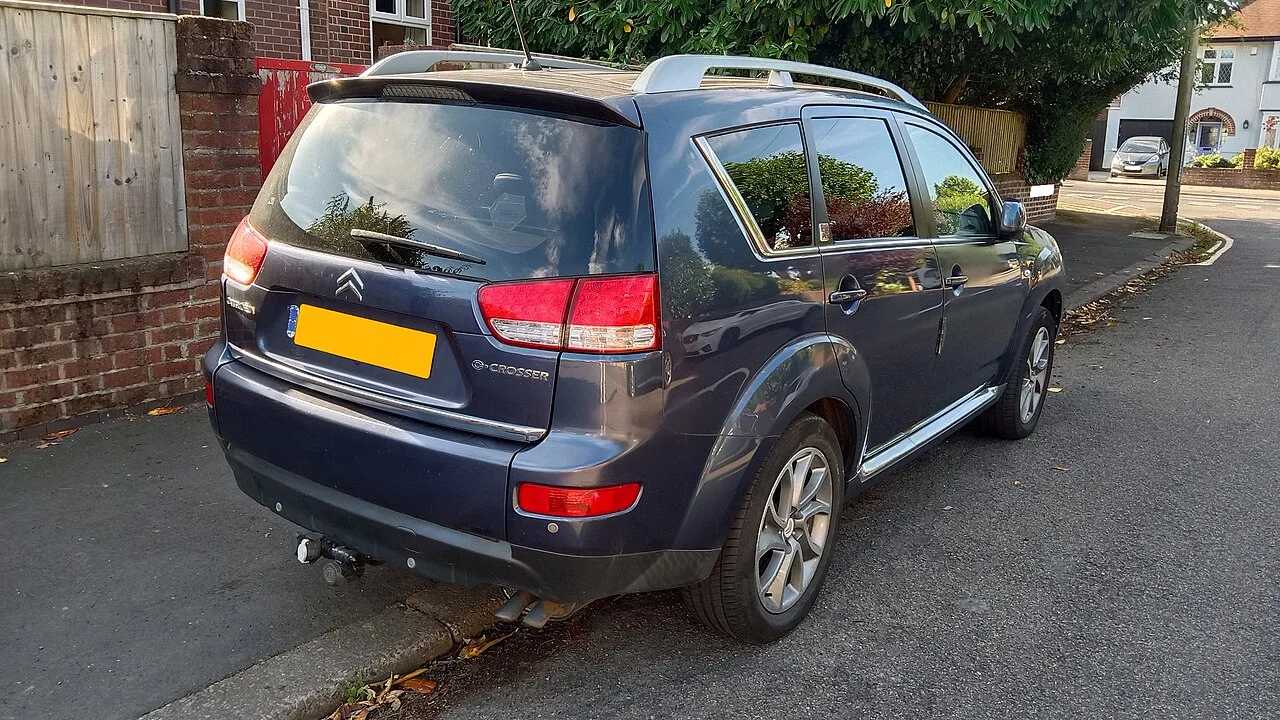 Citroën C-Crosser, side