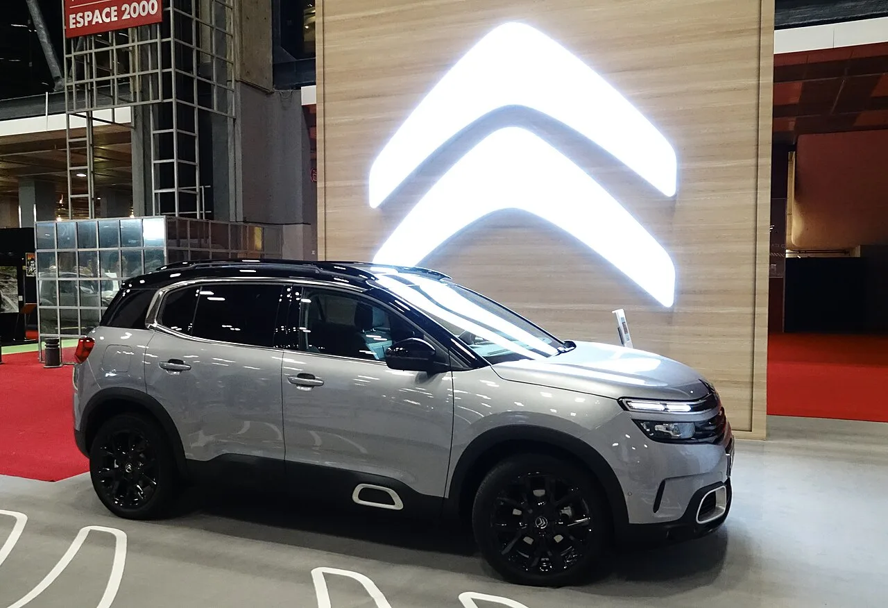 Citroën C5 Aircross first generation, side
