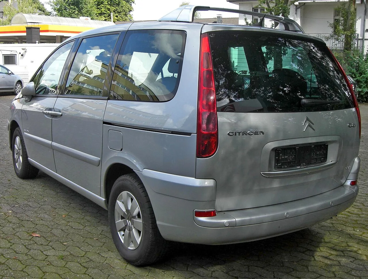 Citroën C8, rear