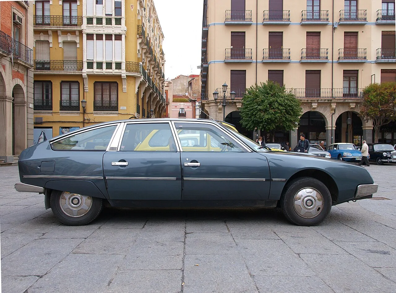Citroën CX, side