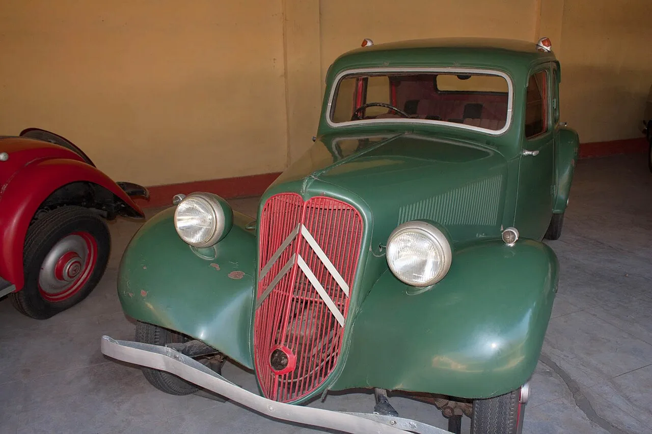 Citroën Traction Avant, side