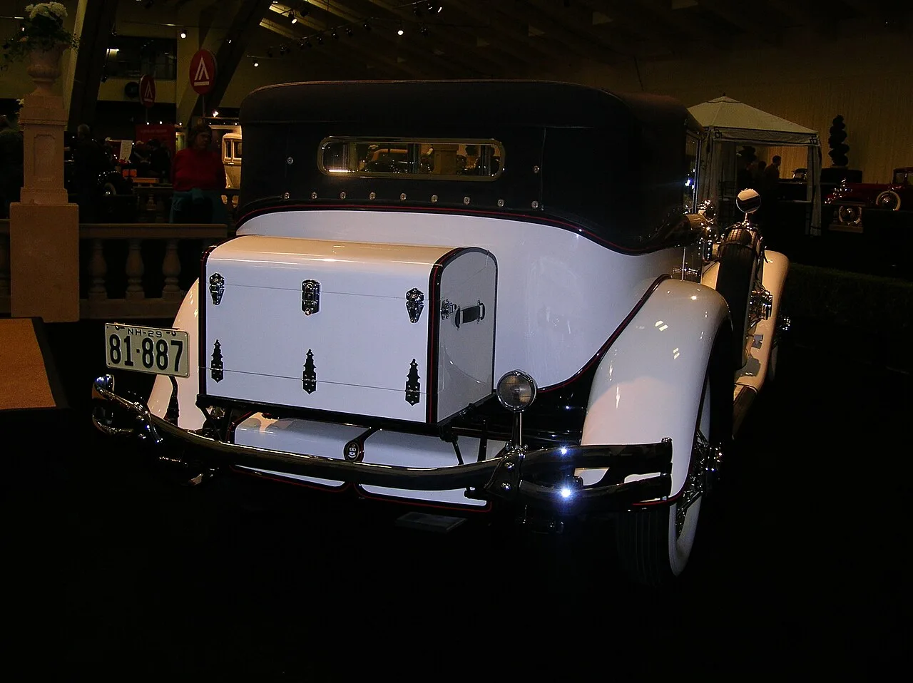 Cord L-29, rear