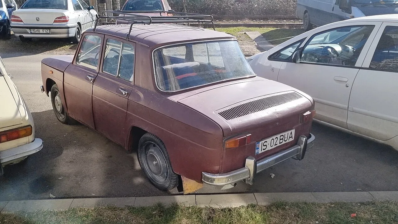 Dacia 1100, rear