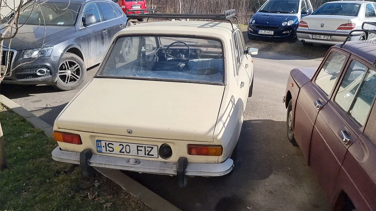Dacia 1300, rear