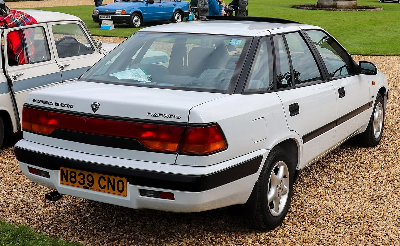 Daewoo Espero, rear