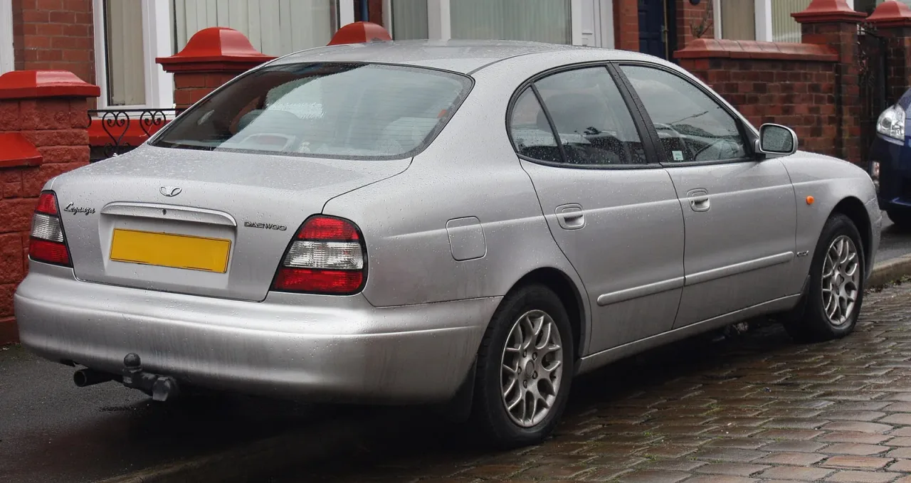 Daewoo Leganza, rear