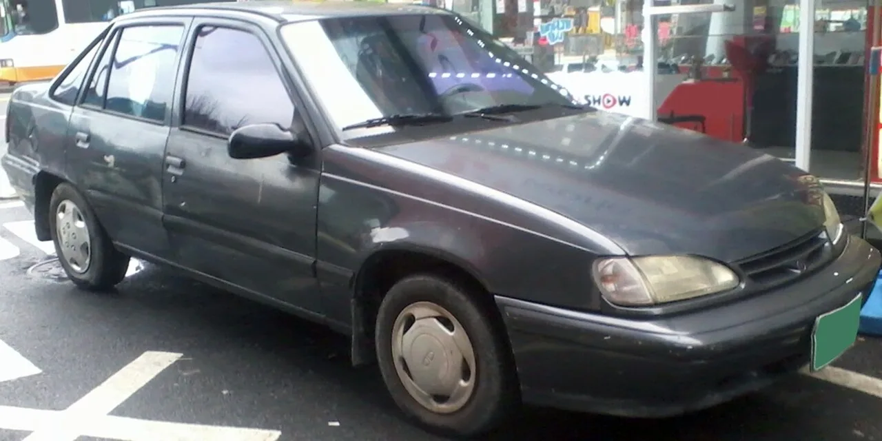 Daewoo LeMans, rear