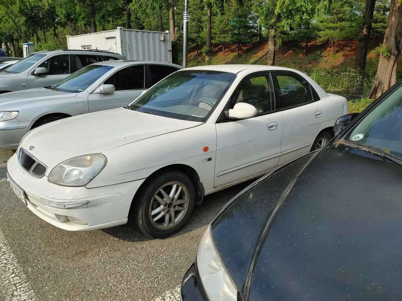 Daewoo Nubira, side