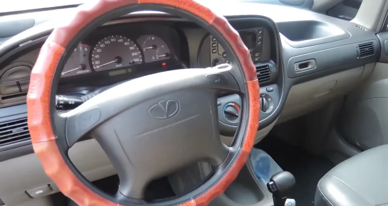 Daewoo Tacuma / Rezzo, interior