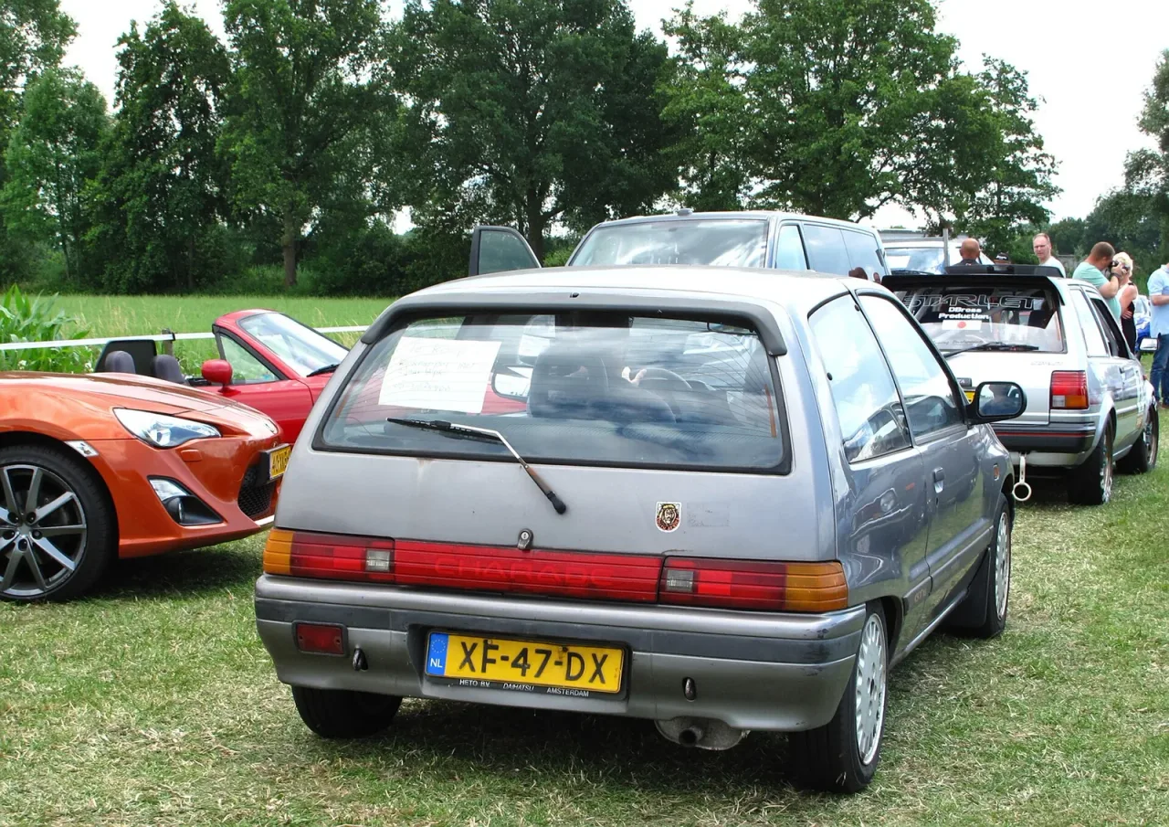 Daihatsu Charade, rear