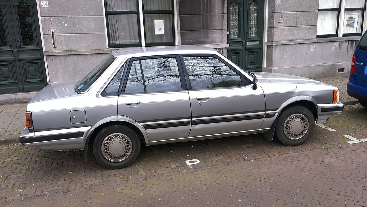 Daihatsu Charmant A10 / A20 / A30 / A40, side