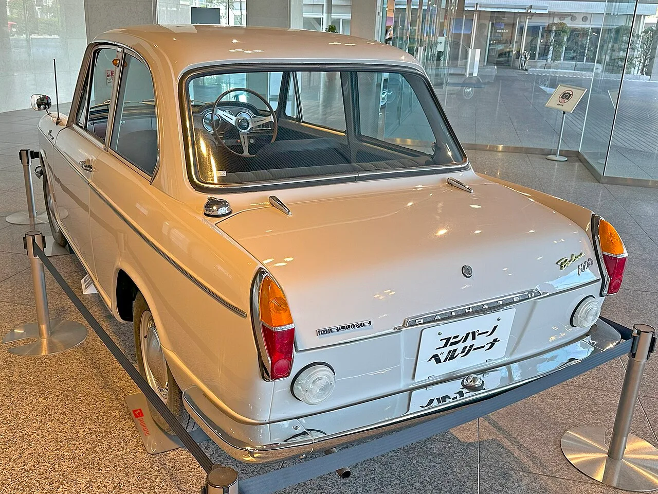 Daihatsu Compagno, rear