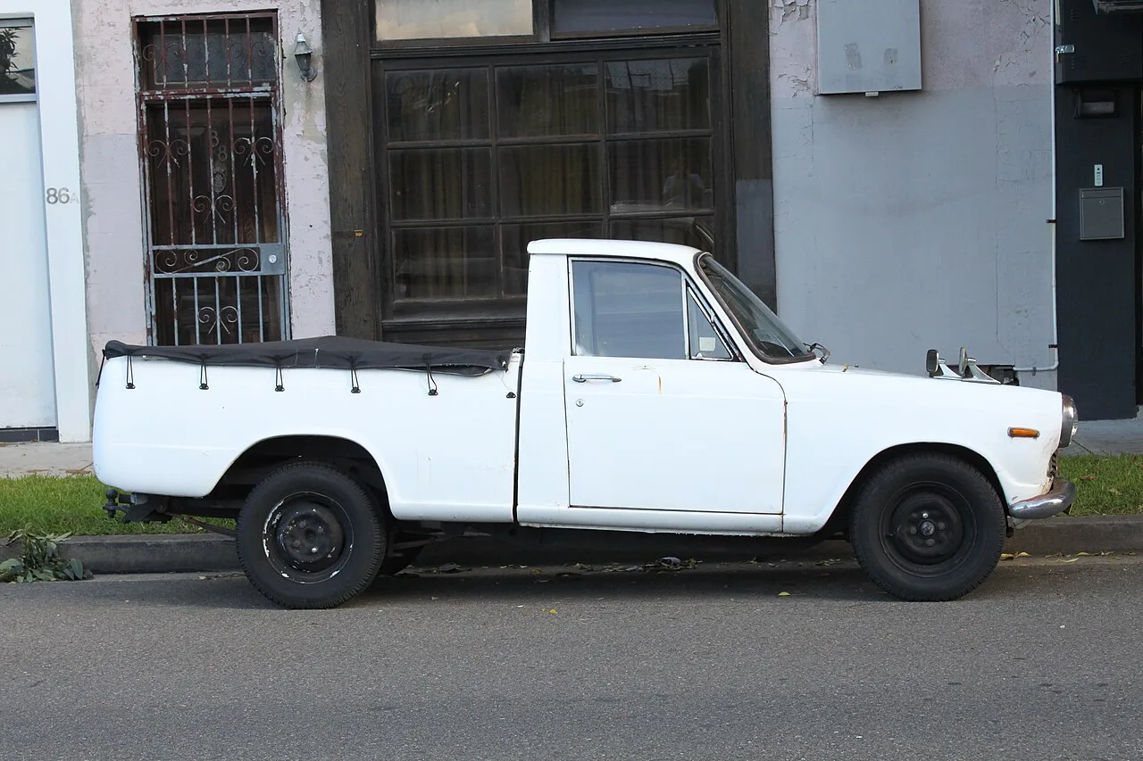 Daihatsu Compagno, side
