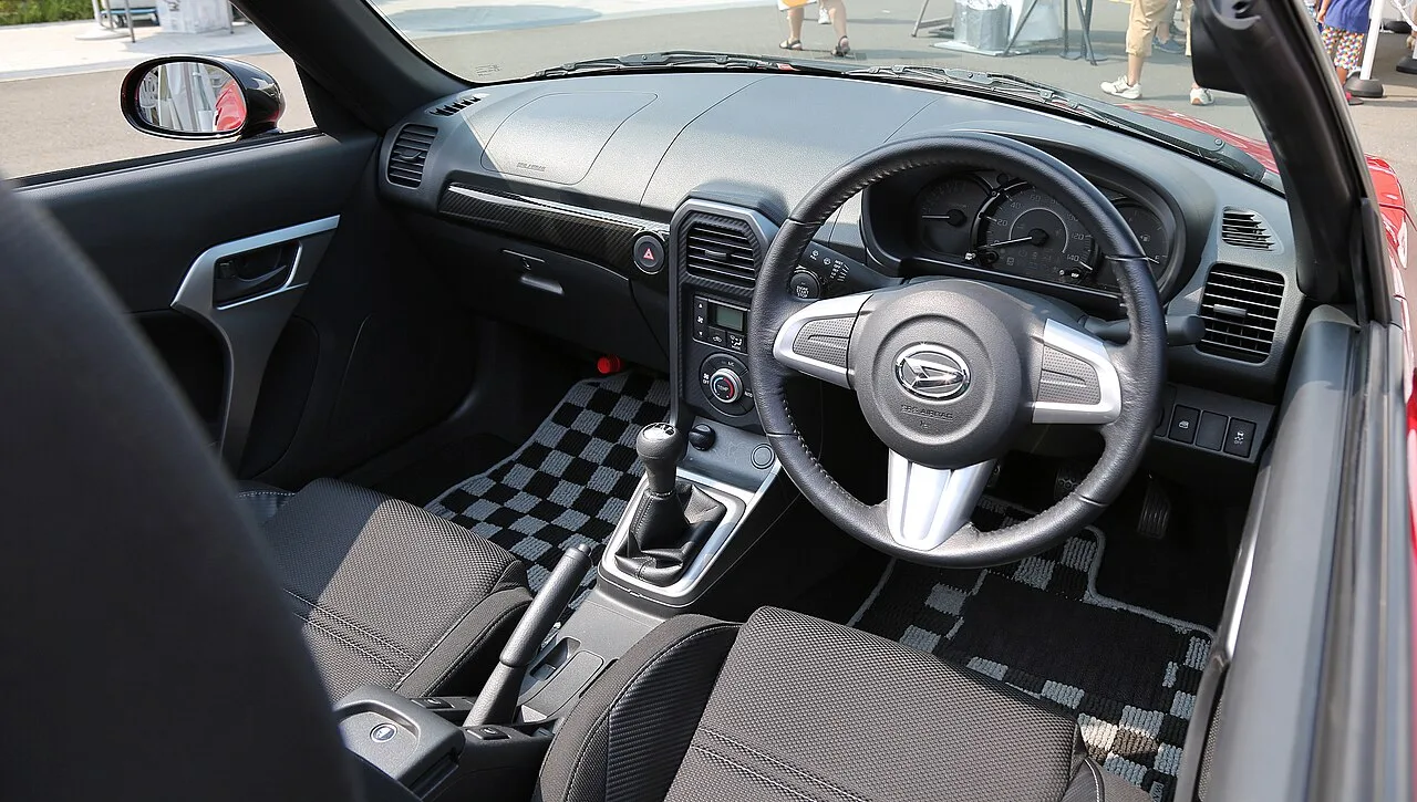 Daihatsu Copen, interior
