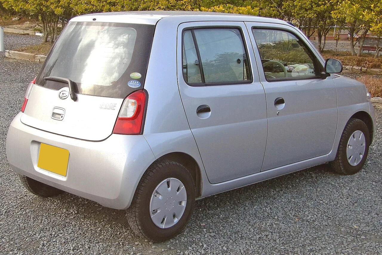 Daihatsu Esse L235, rear