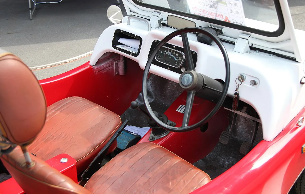 Daihatsu Fellow L37, interior