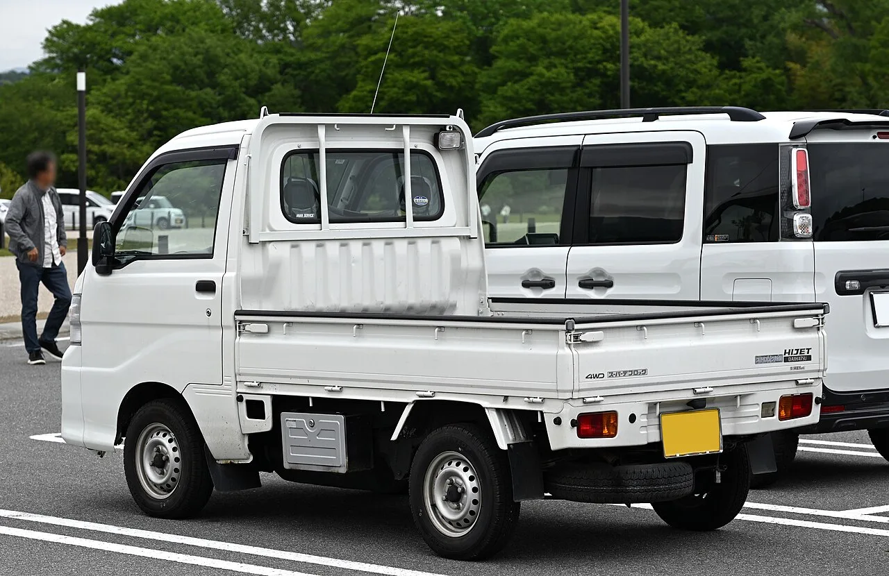 Daihatsu Hijet S200/S210/S220, rear