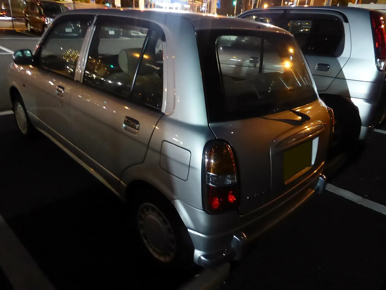 Daihatsu Mira Gino L700, rear