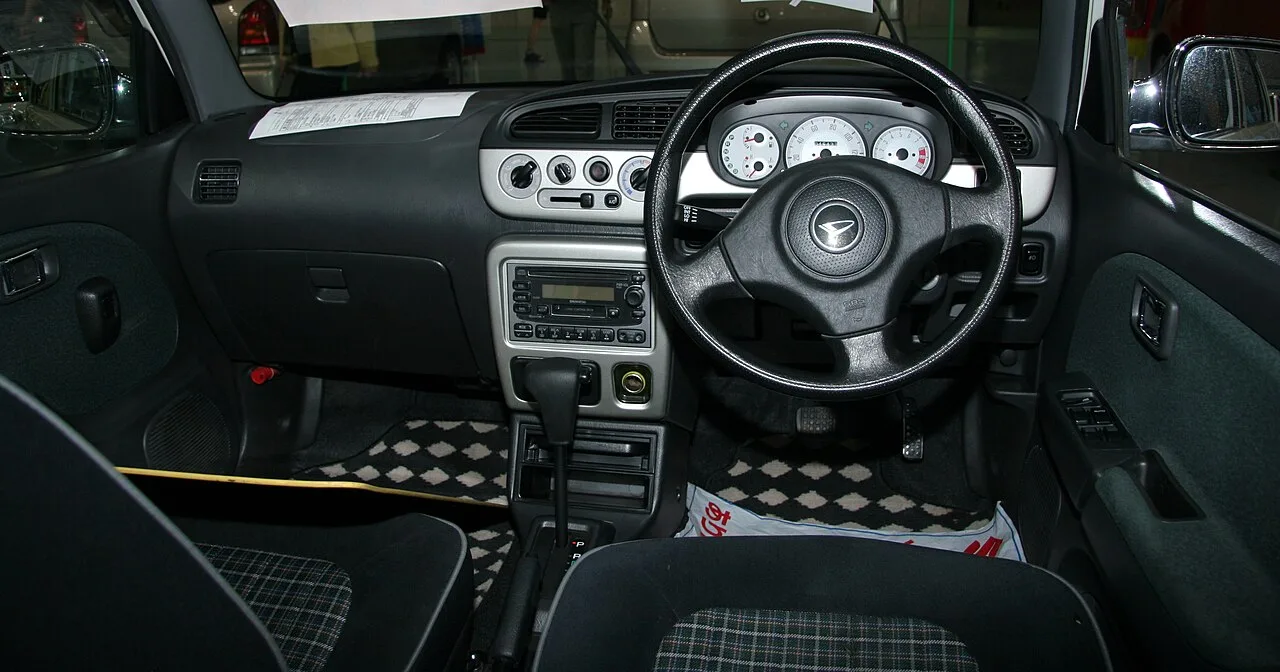 Daihatsu Mira / Mira Cuore L55 / L60, interior